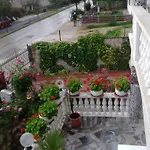 Bed and breakfast Kristaly Apartman