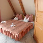 Bed and breakfast Kristaly Apartman *