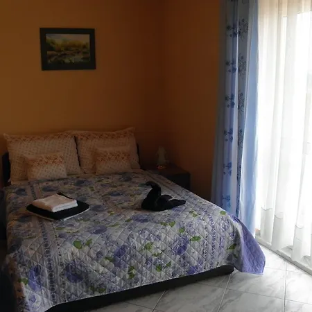 Kristaly Apartman Panzió *