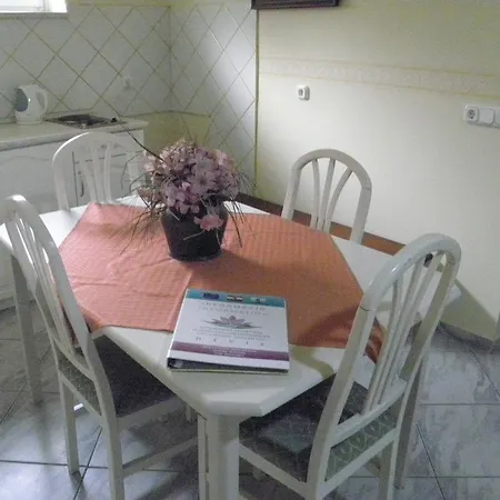 Panzió Kristaly Apartman
