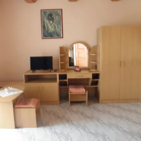 Kristaly Apartman *