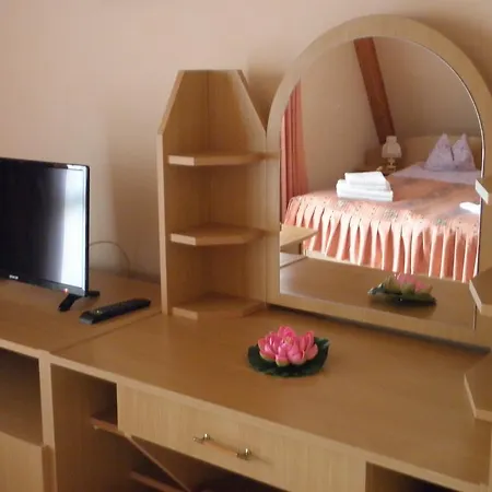 Kristaly Apartman Panzió Hévíz