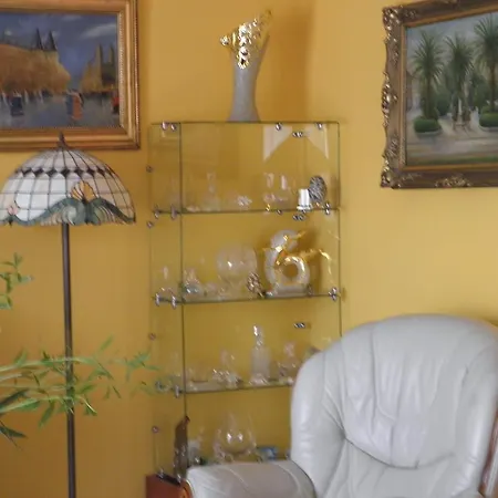 Kristaly Apartman Panzió