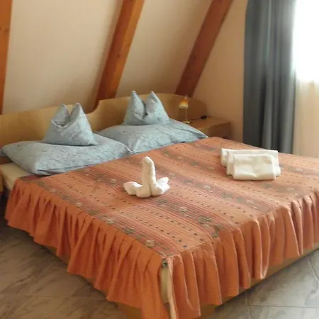 Kristaly Apartman Panzió Hévíz