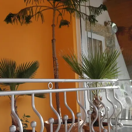 Bed & Breakfast Kristaly Apartman *