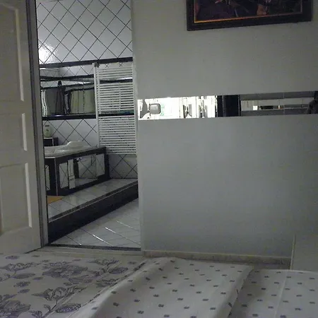 Kristaly Apartman Bed & Breakfast