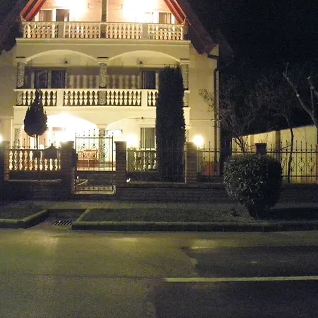 Kristaly Apartman