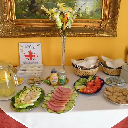 Kristaly Apartman Panzió *