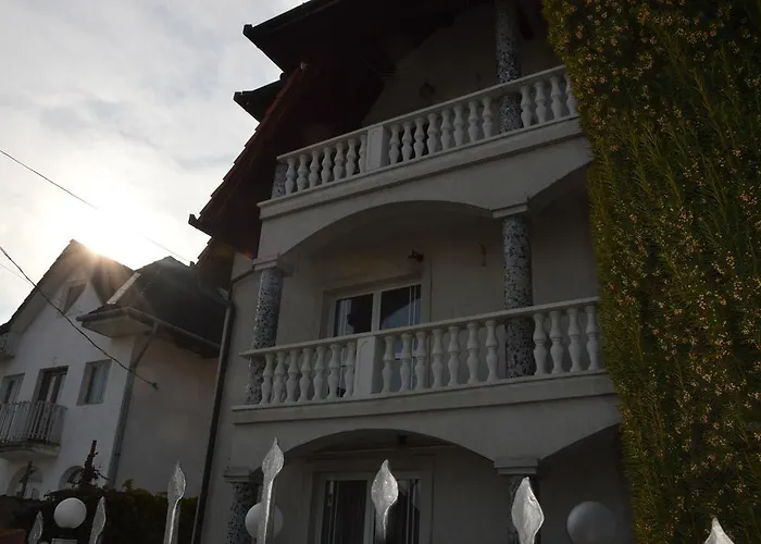 Kristaly Apartman Bed & Breakfast Hévíz