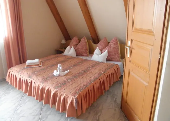 Nocleg ze śniadaniem Kristaly Apartman *