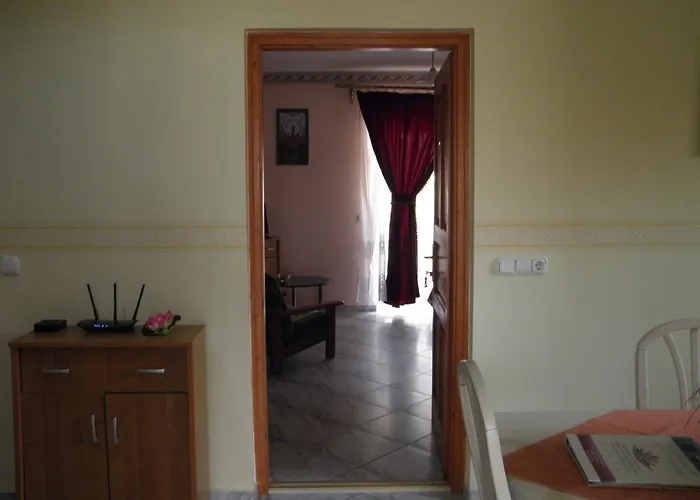 Bed & Breakfast Kristaly Apartman