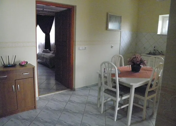 Kristaly Apartman *