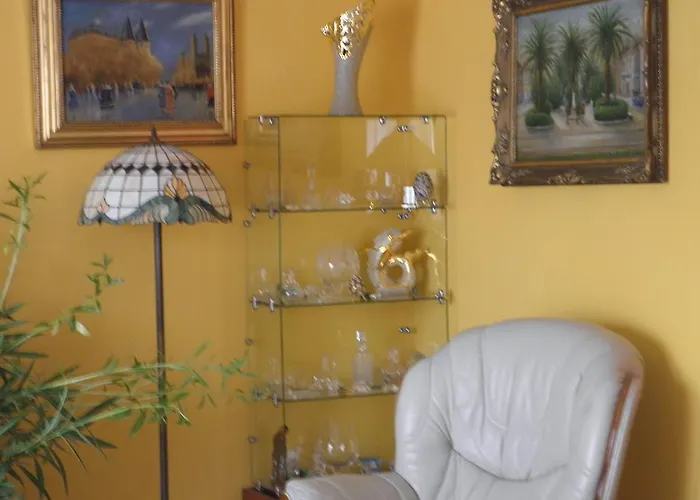 Kristaly Apartman Bed & Breakfast