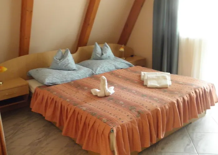 Kristaly Apartman לינה וארוחת בוקר Hévíz