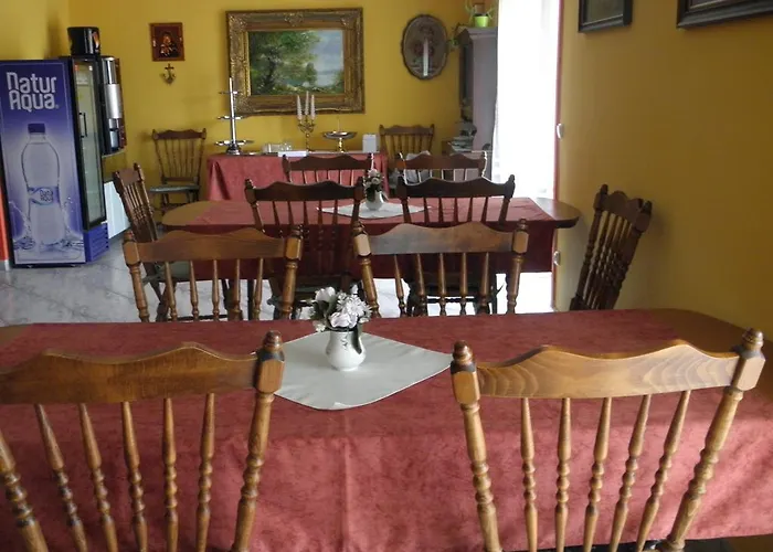 Kristaly Apartman לינה וארוחת בוקר *