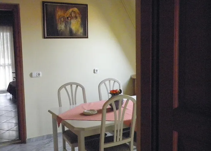 לינה וארוחת בוקר Kristaly Apartman Hévíz