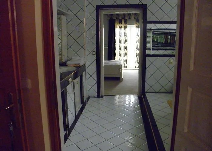 Kristaly Apartman לינה וארוחת בוקר