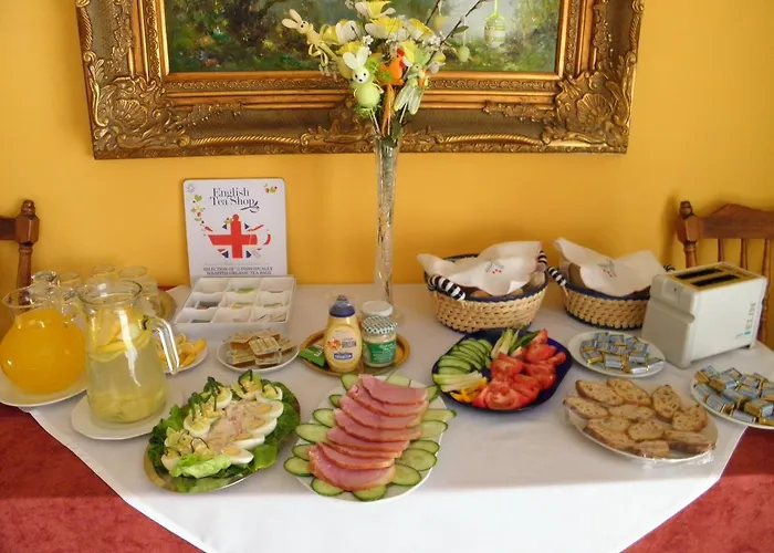 Kristaly Apartman Bed & Breakfast *